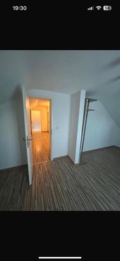 Foto - 1 Zimmer Dachgeschoßwohnung zur Miete in Ratingen