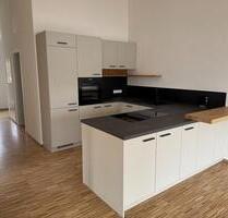 Erstbezug - Hochwertige 3 Zimmer DG Wohnung Balkon Stellplätzen - Illertissen