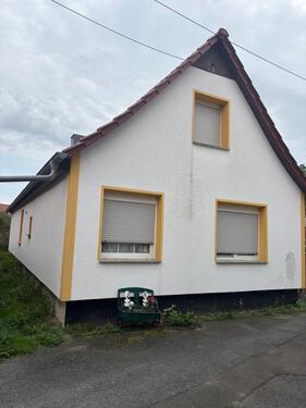 Foto - Attraktives Wohnhaus mit Nebengebäuden in ruhiger Dorflage