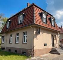 Zweifamilienhaus in Dinslaken: 11 Zimmer, 4 Bäder, provisionsfrei