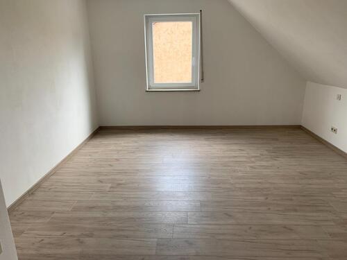 Foto - Schöne , 100 qm DG Wohnung ,4ZKB nur an Selbstzahler zu vermiete