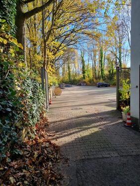 Foto - Großer Stellplatz + Büro ab sofort zu mieten.