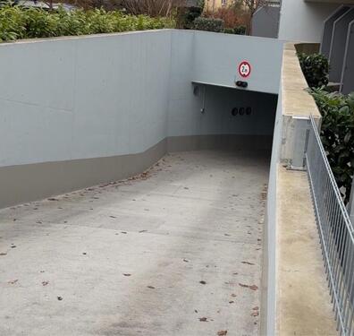 Foto - Tiefgaragen Parkplatz - 80,00&nbsp;EUR Miete,