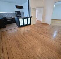 5-Zimmer-Altbauwohnung | 136 m² | frisch renoviert | Balkon & EBK - Bad Oeynhausen
