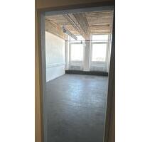 30,00 m² Büroraum im 4. OG - 379,00 EUR Kaltmiete, in Berlin (PLZ: 12057) Neukölln