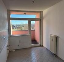 Schneller Umzug - sofort einziehen - günstig wohnen für eine kleine Familie - 3-Raum mit Balkon - Zwickau Zwickau-Nord