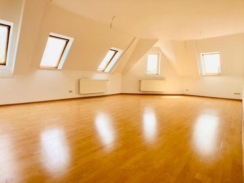 Foto - helle 2-Raum-Dachgeschosswohnung in Gohlis, sofort verfügbar