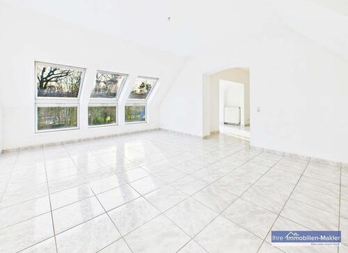 Foto - Stilvoll wohnen – Helle Dachgeschosswohnung in einer Jugendstilvilla