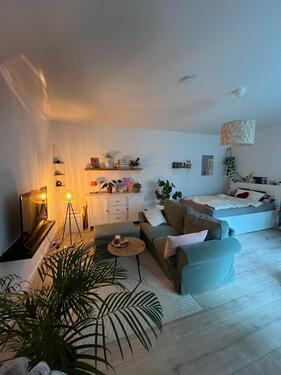 Foto - Helle 2-Zimmer-Wohnung mit Küche & Gartenblick – ab 01.12.2025