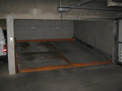 Foto - PKW Stellplatz kleine Tief-Garage Innenstadt