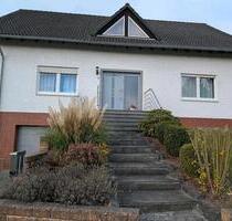 Zweifamilienhaus mit Garage und Carport - Dickenschied