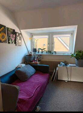 Foto - ab 01.04.: helle Wohnung mit 2 Schlafzimmern, 2.OG, zentrale Lage