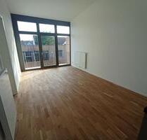 Helle, komfortable 2-Zimm.-Wohnung, Bj.23, 