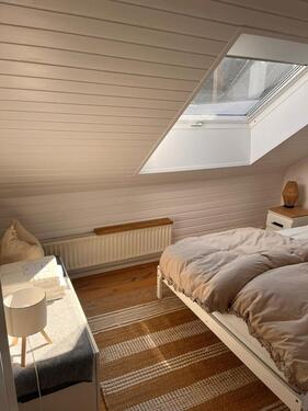 Foto - 2-Zimmer-Dachgeschoss-Wohnung - 1.100,00&nbsp;EUR Kaltmiete, ca.&nbsp; 58,00&nbsp;m&sup2;