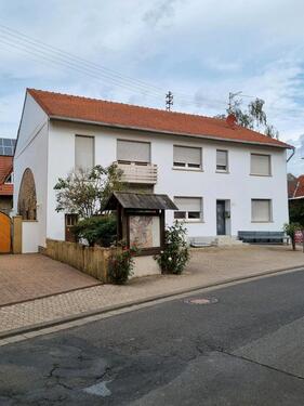 Foto - Haus zu verkaufen - 335.000,00&nbsp;EUR Kaufpreis, ca.&nbsp; 210,00&nbsp;m&sup2;