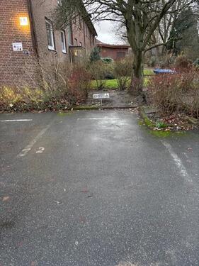 Foto - PKW-Außenstellplatz in der Jenfelder Str. 9 zur Vermietung