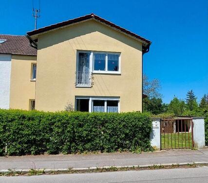 Foto - Doppelhaushälfte, mit großem bebaubarem Grundstück
