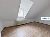 Foto - Renovierte 2-Zimmer-Dachgeschosswohnung mit modernem Tageslichtbad