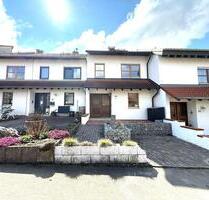 Schönes, großes Reihenhaus inkl. Garage * in Nürnberg