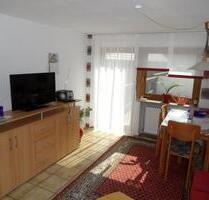 Schöne 2-Zimmer Wohnung - 300,00&nbsp;EUR Kaltmiete, ca.&nbsp; 50,00&nbsp;m&sup2; in Moosbach (PLZ: 92709)