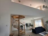 Foto - 4 Zimmer Maisonette der Extraklasse! Kaminofen, Klimaanlage, Einbauküche, Garage, Stellplatz - zentral in Dieburg!