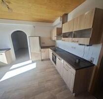 Gepflegte, klimatisierte 3-ZKB-Wohnung mit Balkon & Einbauküche - Nalbach