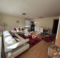 Attraktive 4-Zimmer-Wohnung mit 2 Balkonen in begehrter Wohnlage - Villingen-Schwenningen