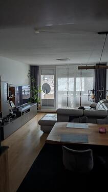 Foto - Helle 3-Zimmer-Wohnung mit Balkon im 2. OG in Waldalgesheim