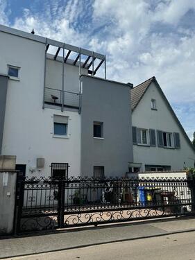 Foto - Stilvolle Doppelhaushälfte mit Dachterrasse