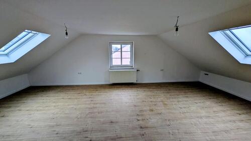 Foto - Helle 2 Zi Dachgeschosswohnung in ruhiger Lage in Feuchtwangen