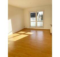 Schulweg kein Problem! Helle 3-Zi.-Wohnung mit Südbalkon - Dresden Prohlis