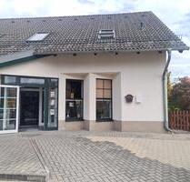 Helle und geräumige 3 Zimmer Wohnung mit EBK & Balkon in Jessen - Jessen (Elster)