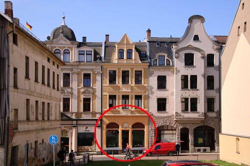 Foto - Kleiner Laden mit großer Schaufensterfront