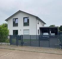 Modernes Zwei-Familienhaus zu vermieten - Berlin Reinickendorf
