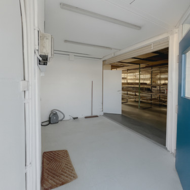 Foto - Hochregallager mit Büro in EislingenFils – zweistöckig nutzbar