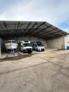 Foto - Stellplatz für Camper Wohnwagen Boot, überdacht