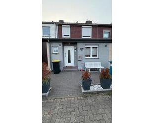 Modernes Reihenhaus mit Wohnkeller, Garten & Topausstattung - Salzgitter