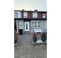 Modernes Reihenhaus mit Wohnkeller, Garten & Topausstattung - Salzgitter