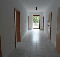 Wohnung mit 4 Zimmern, Wohnküche, Bad, Gäste-WC, BalkonTerrasse - Aalen Dewangen