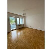 komfortable 3- Zimmer Wohnung in Gemünden, Nähe Altstadt - Gemünden am Main