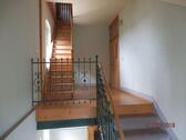 Foto - 3 Raum Whg 92 m² DG mit großem Bad Dusche, Einbauküche, Parkpl.