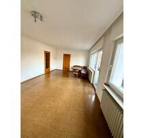 3 Zimmer Wohnung, 76 m² in Warstein, Parkplatz, Terrasse, Balkon