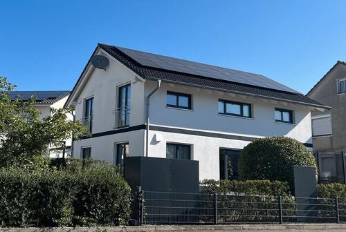 Foto - Ein Zuhause zum Ankommen und Wohlführen – modernes EFH mit PV