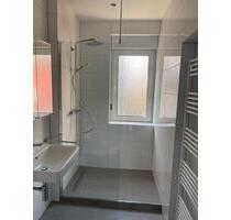 modernisierte 2,5 Raum-Wohnung mit Küche (-nzeile) u. Bad (48qm) - Bochum Altenbochum