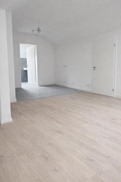 Foto - Moderne 2 Zimmer DG Wohnung mit offener Wohnküche