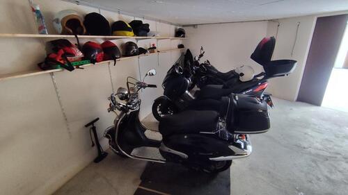 Foto - Stellplatz für Roller, Motorrad oder Fahrrad – 247 Zugang