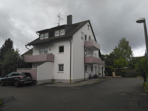 Foto - Wohnen im Grünen: Helle 3,5-Zi.-Wohnung mit 2 Balkonen & Garage