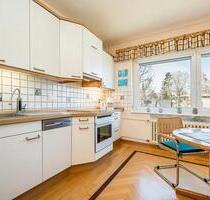 Möblierte 3-Zimmer-Wohnung mit großer Terrasse, Gartenmitbenutzun - Berlin Tempelhof-Schöneberg