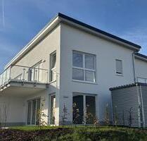 Elegante Neubau-Erdgeschosswohnung mit Terrasse und Garten im Neubaugebiet zwischen Marburg und Giessen - Allendorf (Lumda)