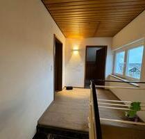 DG-Wohnung mit Balkon, neuer Küche + extra Zimmer (Homeoffice) - Heuchlingen